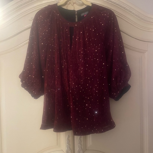 Vince Camuto Plus Size 1X Metallic Keyhole-Neck Top - Picture 8 of 8